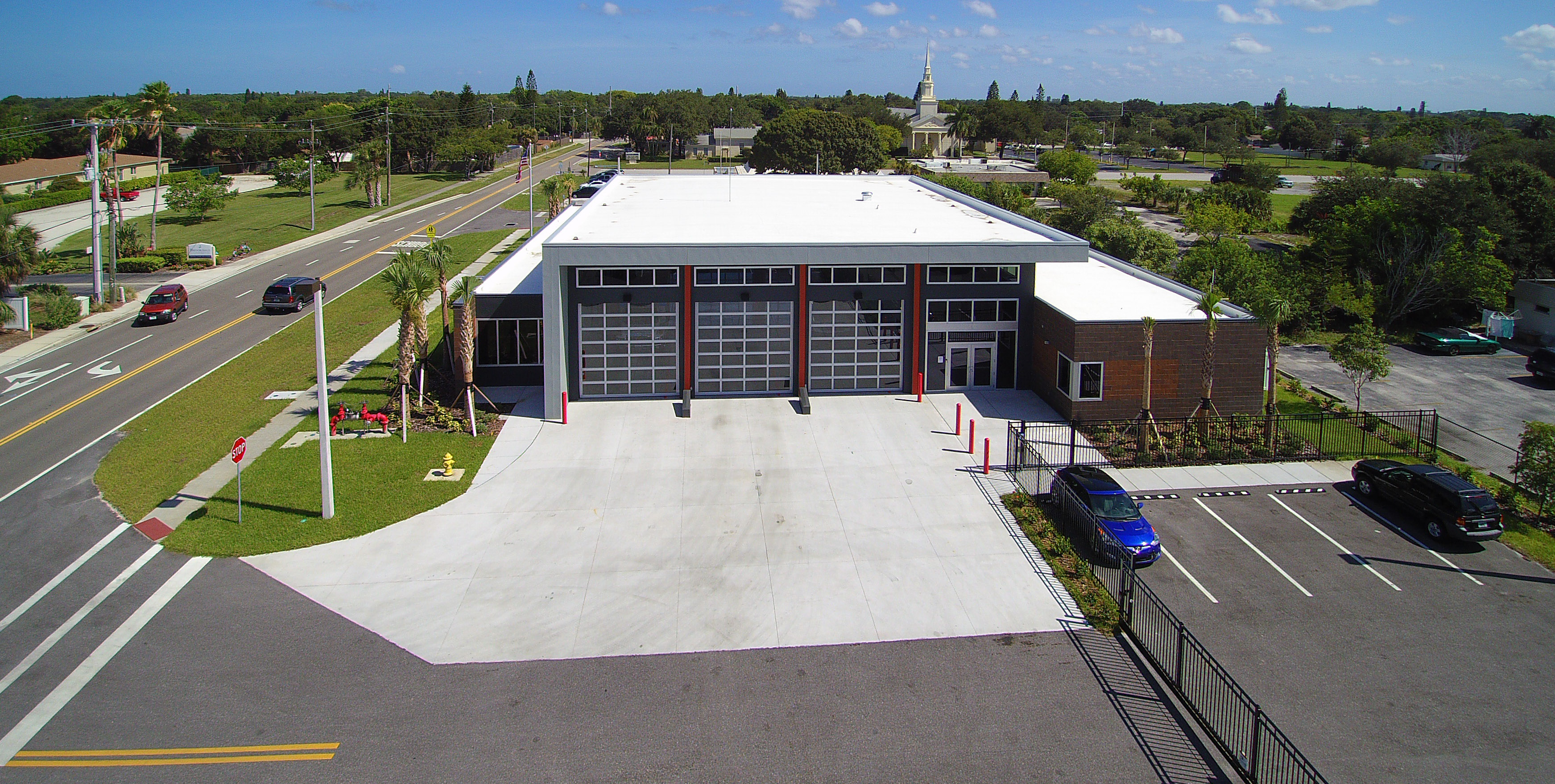 how contractors manage large scale construction projects in Florida