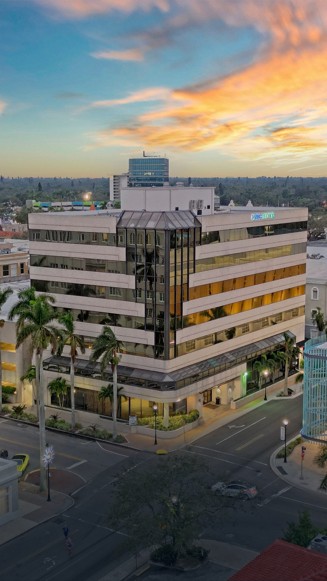 how contractors manage large scale construction projects in Florida