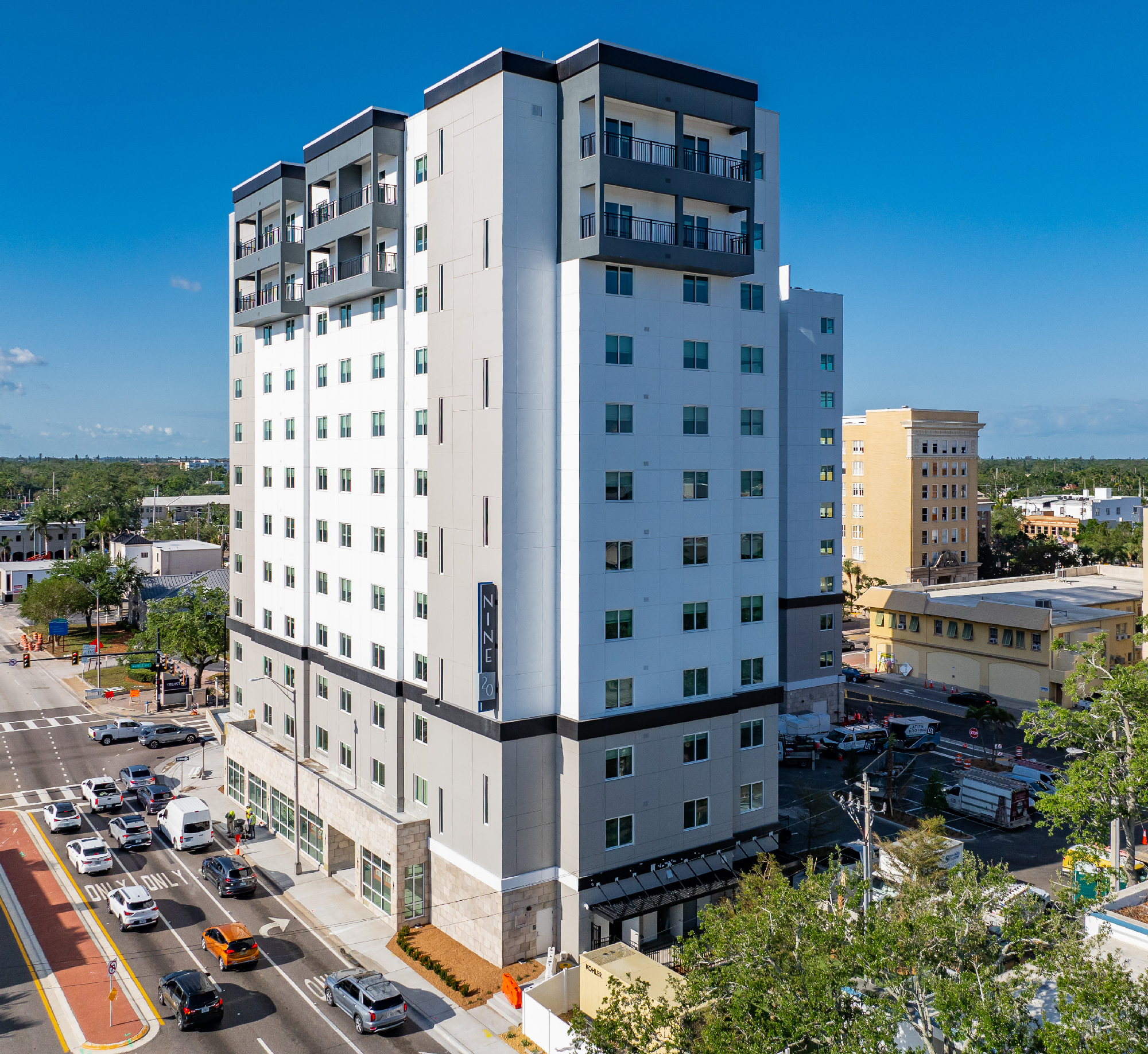 who builds commercial buildings in Sarasota Florida and what do their projects look like