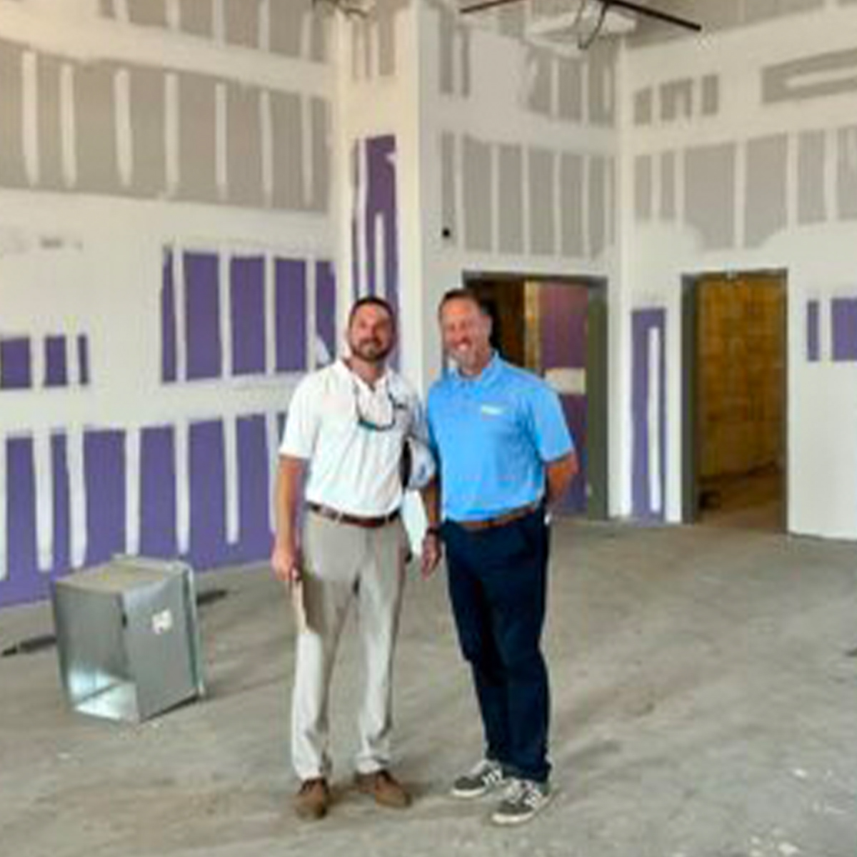 who builds commercial buildings in Sarasota Florida and what do their projects look like